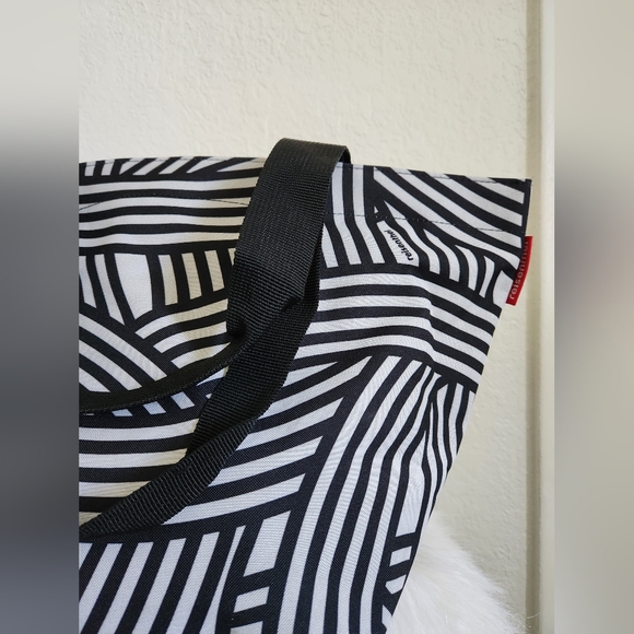 REISENTHEL SHOPPER M Reusable Black and White Polyester Shopping Bag with Zipper - Picture 5 of 12